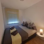 In Zadar With Terrace, Air Conditioning, Wifi, Washing Machine 4141-1 Lägenhet Zaton (Zadar)