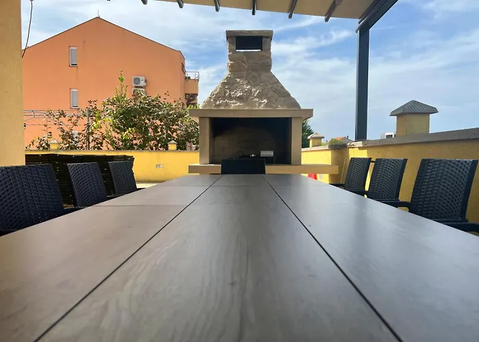 Apartmán In Zadar With Terrace, Air Conditioning, Wifi, Washing Machine 4141-1 *