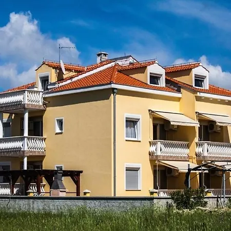 Appartement In Zadar With Terrace, Air Conditioning, Wifi, Washing Machine 4141-1 *