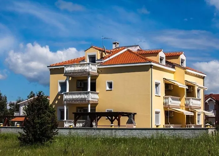 In Zadar With Terrace, Air Conditioning, Wifi, Washing Machine 4141-1 アパート *